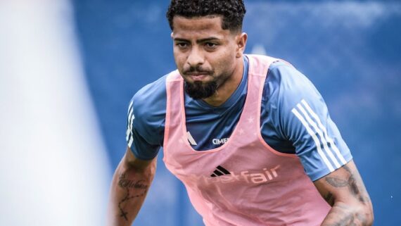 Cruzeiro exercerá opção de compra de zagueiro emprestado pelo Porto. (foto: GUSTAVO ALEIXO / FLICKR / CRUZEIRO)