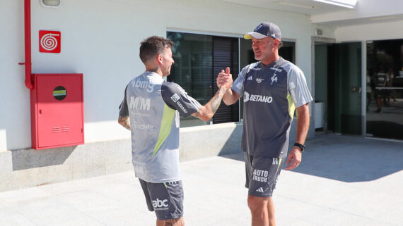Bernard de volta na Cidade do Galo (foto: Paulo Henrique França / Atlético)