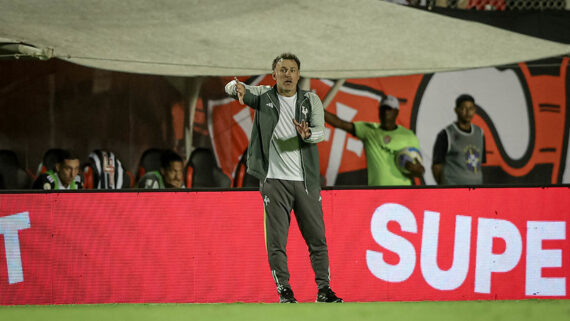 Gabriel Milito no Barradão (foto: Pedro Souza / Atlético)