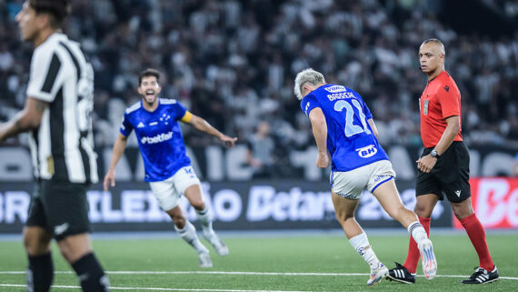 Cruzeiro tem atuação de gala e bate o Botafogo no Engenhão. (foto: Foto: Gustavo Aleixo/Cruzeiro
)