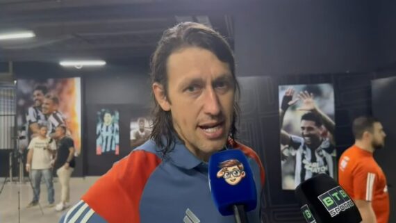 Zona mista: Romero fala em confiança após vitória; Cássio exalta trabalho de Seabra (foto: Reprodução / Youtube)