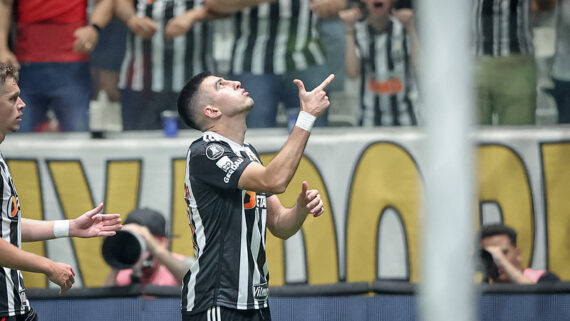 Battaglia comemora gol na Arena MRV (foto: Pedro Souza / Atlético)