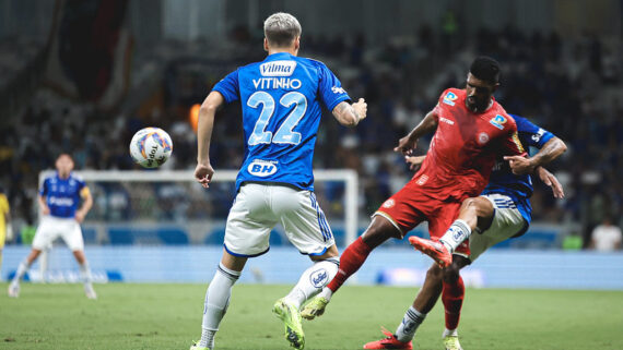 Cruzeiro estreia com Vitória no Mineiro.