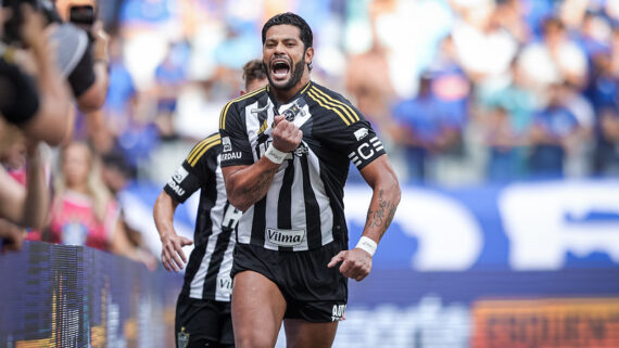 Hulk comemora gol no clássico diante do Cruzeiro (foto: Pedro Souza / Atlético)