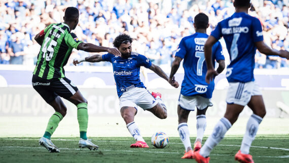 Cruzeiro empatou com o América, no Mineirão. (foto: Gustavo Aleixo/Cruzeiro.)