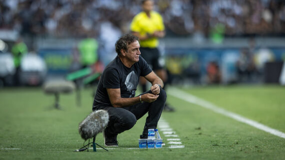 Cuca celebra goleada, mas pede 