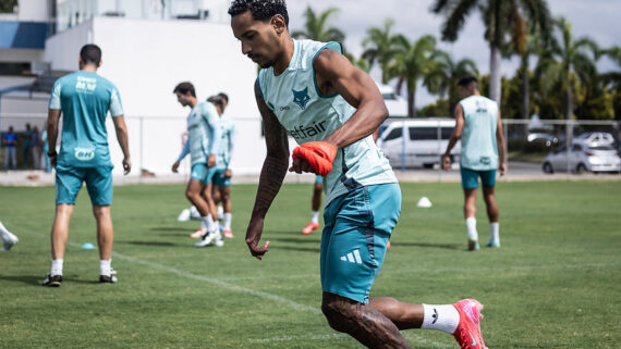 Matheus Pereira em treino na Toca da Raposa II. (foto: Gustavo Aleixo/Cruzeiro.)