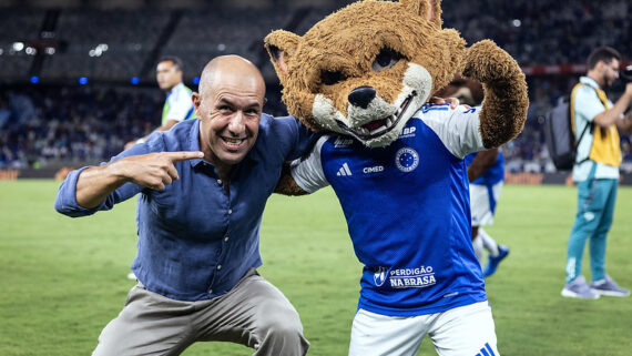Leonardo Jardim valorizou vitória e atitude da equipe, mas viu espaço para melhoras (foto: GUSTAVO ALEIXO / FLICKR / CRUZEIRO)