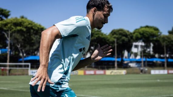 Japa começou a fazer a transição entre a fisioterapia e preparação física. (foto: Gustavo Aleixo / Cruzeiro.)