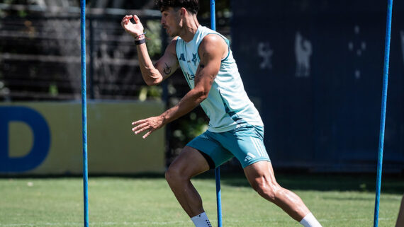 Dinenno está recuperado e pode voltar a atuar pelo Cruzeiro. (foto: Gustavo Aleixo/Cruzeiro.)