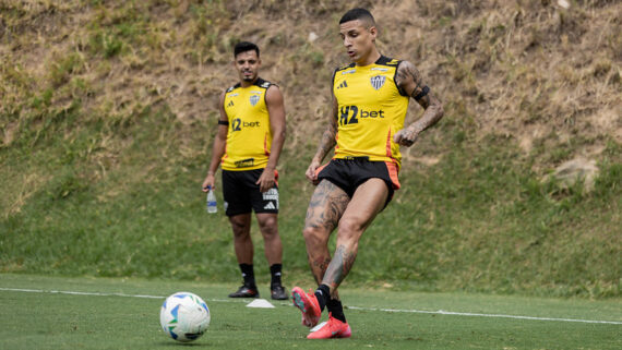 Arana e Gabriel Menino na Cidade do Galo (foto: Pedro Souza / Atlético)