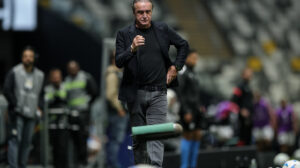 Cuca na vitória atleticana diante do Caracas (VEN) (foto: Pedro Souza / Atlético)