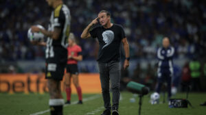 Cuca no clássico contra Cruzeiro (foto: Pedro Souza / Atlético)