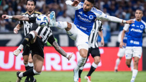 Cruzeiro e Atlético empatam sem gols no Mineirão. (foto: Gustavo Aleixo / Cruzeiro.)