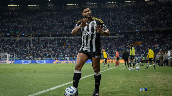 Hulk no clássico contra o Cruzeiro (foto: Pedro Souza / Atlético)