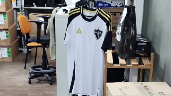 Suposta camisa 2 do Atlético é vazada nas redes sociais. (foto: Reprodução / Redes sociais)
