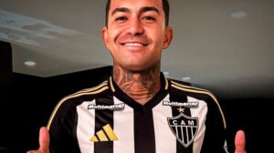Dudu com a camisa do Atlético (foto: Divulgação / Atlético)