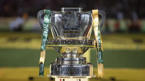 Taça da Copa do Brasil. (foto: Lucas Figueiredo/CBF.)