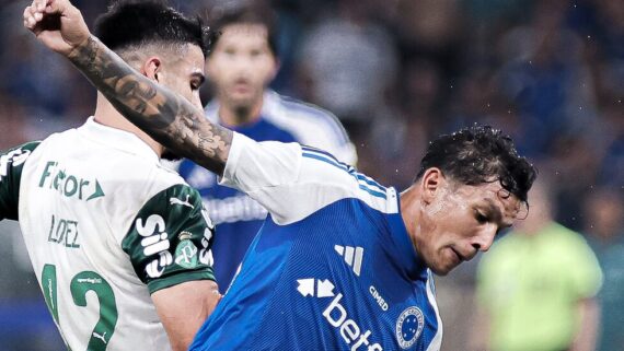 Lucas Romero, volante do Cruzeiro, em atuação contra o Palmeiras. (foto: Gustavo Martins/ Cruzeiro.)