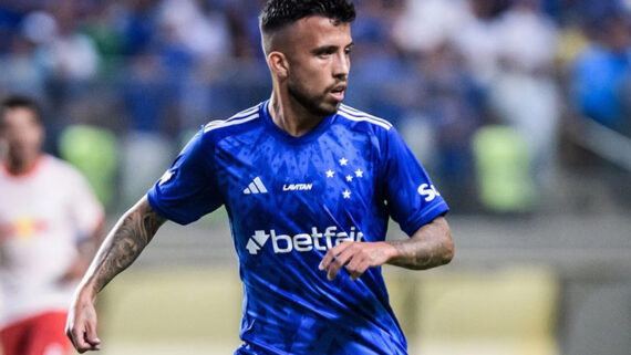 Matheus Henrique volta a treinar em campo e pode reforçar o Cruzeiro em duas semanas (foto: Foto: Flickr / Cruzeiro)
