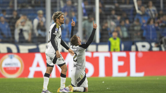 Natanael comemora gol diante do Godoy Cruz - ARG (foto: Pedro Souza / Atlético)