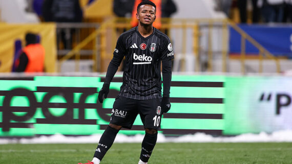 Cruzeiro acelera tratativas para contratar Keny Arroyo do Besiktas por R$ 40 milhões (foto: Foto: Ahmad Mora/Getty Images)
