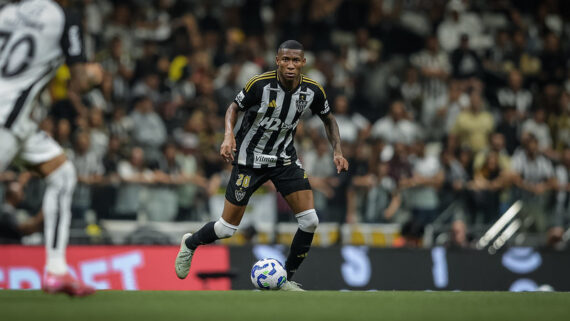 Patrick em campo com a camisa do Galo (foto: Pedro Souza / Atlético)