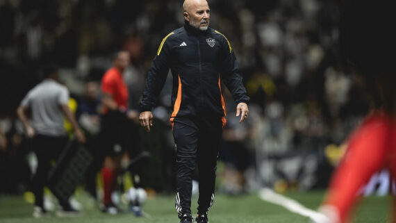 Sampaoli na vitória contra o Mirassol (foto: Pedro Souza / Atlético)