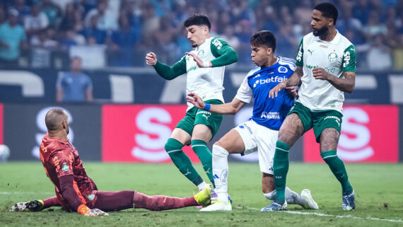 Cruzeiro levou a melhor sobre o Palmeiras no primeiro turno. (foto: Gustavo Aleixo / Cruzeiro.)