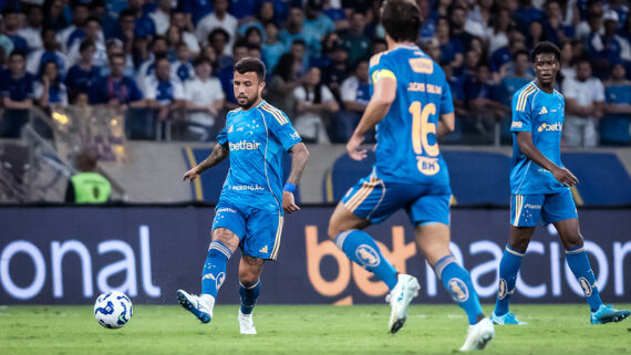 Matheus Henrique será desfalque do Cruzeiro nos próximos jogos. (foto: Gustavo Aleixo/Cruzeiro.)