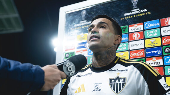 Dudu em entrevista após o empate com o Independiente del Valle (foto: Pedro Souza / Atlético)