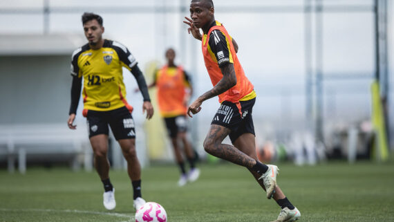 Patrick em treinamento nesta sexta-feira (24) na Cidade do Galo (foto: Pedro Souza / Atlético)