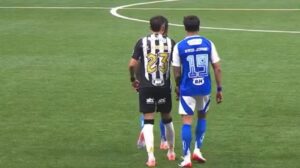 Lance entre Kaio Jorge e Ivan Román (foto: Reprodução)