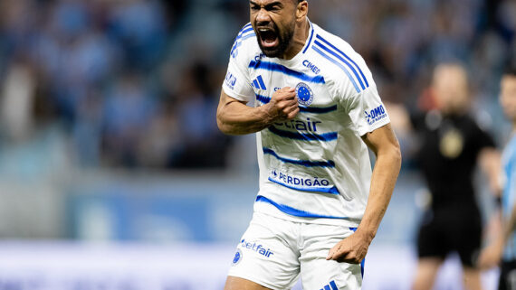 Fabrício Bruno foi decisivo em atuação contra o Grêmio. (foto: Lucas Bubols/Cruzeiro.)