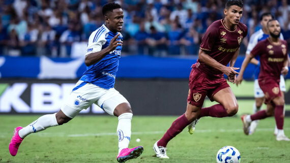 Sinisterra em ação pelo Cruzeiro. (foto: Gustavo Aleixo/Cruzeiro.)