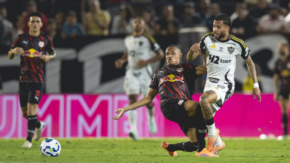 Galo sofre revés para o Bragantino e encerra série invicta. (foto:  Pedro Souza / Atlético.)