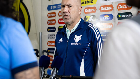 Jardim fala sobre campanha do Cruzeiro no Brasileiro. (foto:  Samuel Andrade/Cruzeiro.)