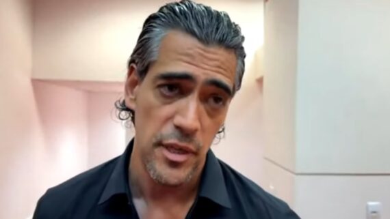 Paulo Bracks na zona mista do Estádio Beira-Rio (foto: Reprodução)