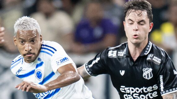 Cruzeiro busca o empate no Castelão e vê acabar chances de título brasileiro. (foto: Samuel Andrade/Cruzeiro.)