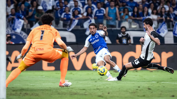 Cruzeiro perde para o Corinthians no Mineirão e se complica na Copa do Brasil. (foto: Gustavo Aleixo/Cruzeiro.)