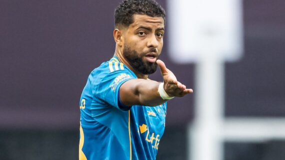 João Marcelo em ação pelo Cruzeiro na derrota para o Santos. (foto: Jhony Inácio/Cruzeiro.)