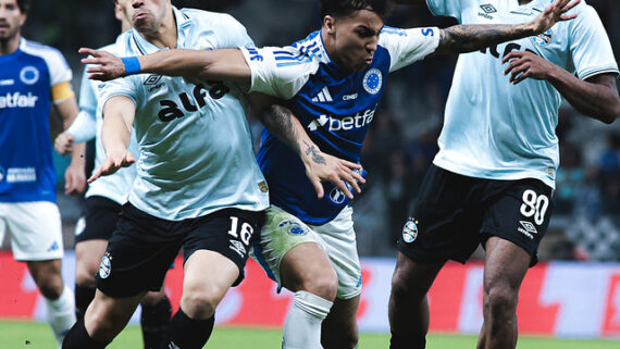 Kaio Jorge em ação contra o Grêmio pelo Brasileiro de 2025. (foto: Gustavo Martins/Cruzeiro.)