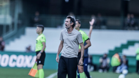 Domínguez na derrota do Atlético no Couto Pereira (foto: Paulo Henrique França / Atlético)