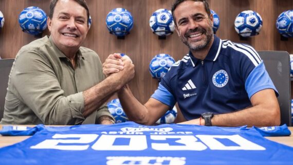 Artur Jorge acerta permanência até 2030 no Cruzeiro. (foto: Gustavo Aleixo/Cruzeiro.)