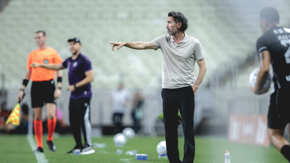 Eduardo Domínguez na Arena Castelão (foto: Pedro Souza / Atlético)