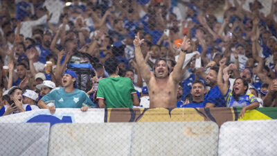 A torcida levou o Cruzeiro ao Maracanã. O time não foi