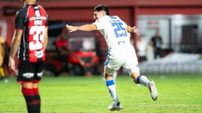 O Cruzeiro voltou a vencer. Triunfo por 3 a 1 sobre o Vitória.
