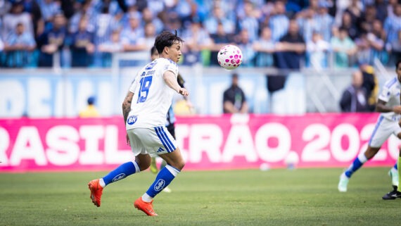 Grêmio x Cruzeiro, na Arena do Grêmio. (foto: Lucas Bubols/Cruzeiro.)